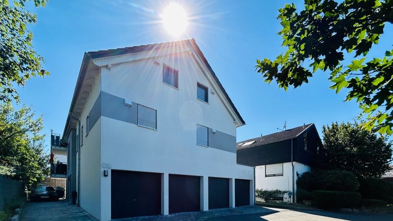 Wohnen auf einer Ebene - Moderne Wohnung mit Garten